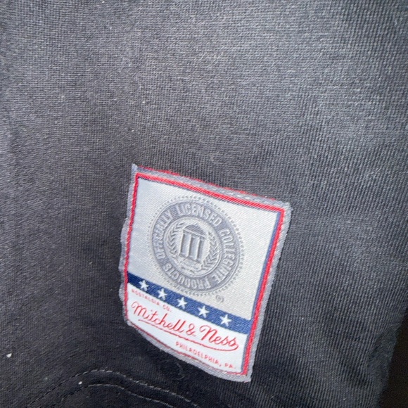 Brand new Tulane Black and Green high quality Mitchel & Ness shirt - Picture 4 of 4